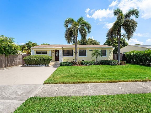 2nd image of 141 Date Palm Drive
