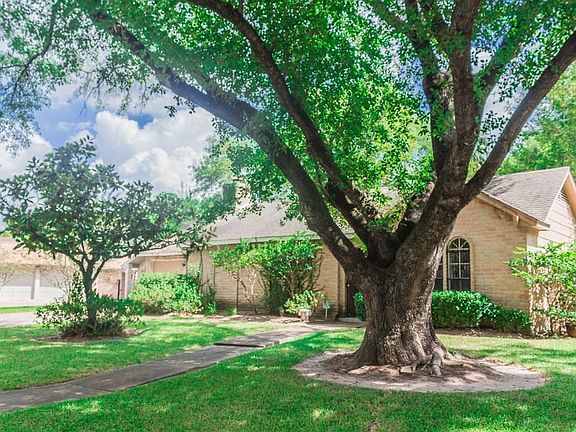 2nd image of 2111 Briargreen Dr