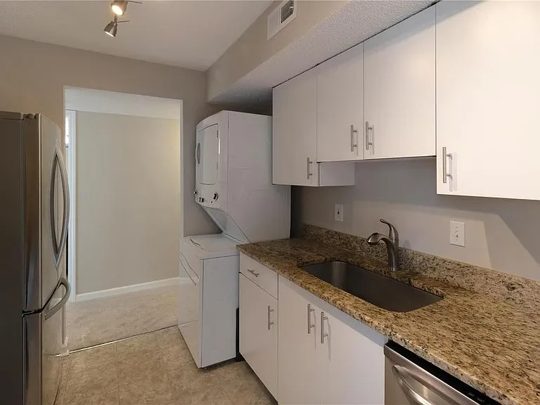 1503 E Swan Cir — Photo 14