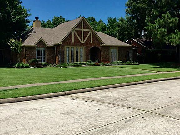 3rd image of 3006 Sugar Wood Dr
