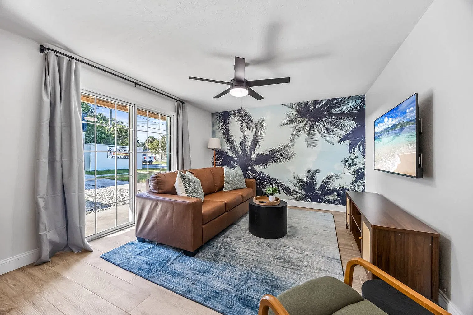 2 bed, 1.0 bath, 678 sqft, $3,676 — Photo 1