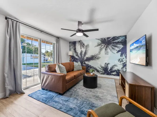 366 N 3rd St, Cocoa Beach, FL
