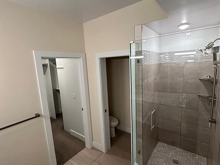 1716 Hooker St — Photo 11