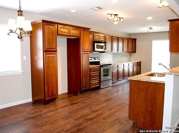 3rd image of 6531 Mission Hills Dr