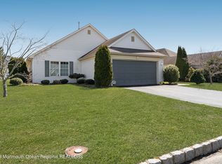 31 Oakmont Rd, Lakewood, NJ 08701