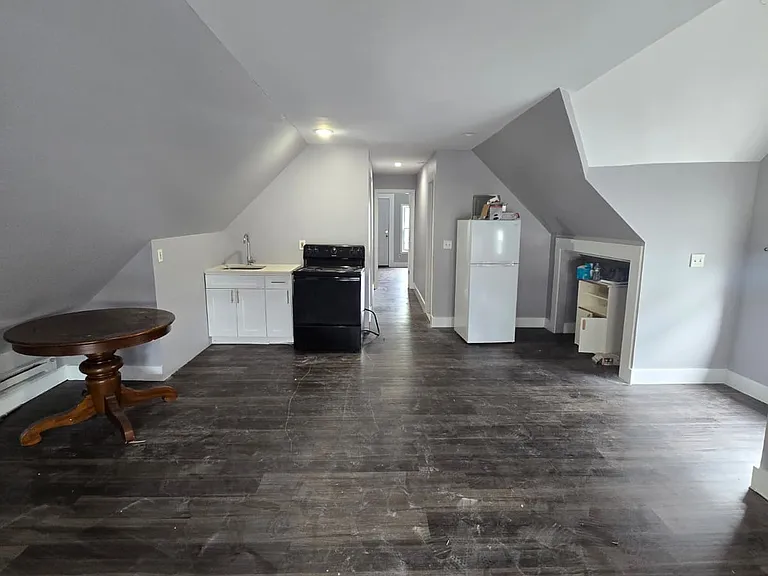 1058 Anna St #3A — Photo 2