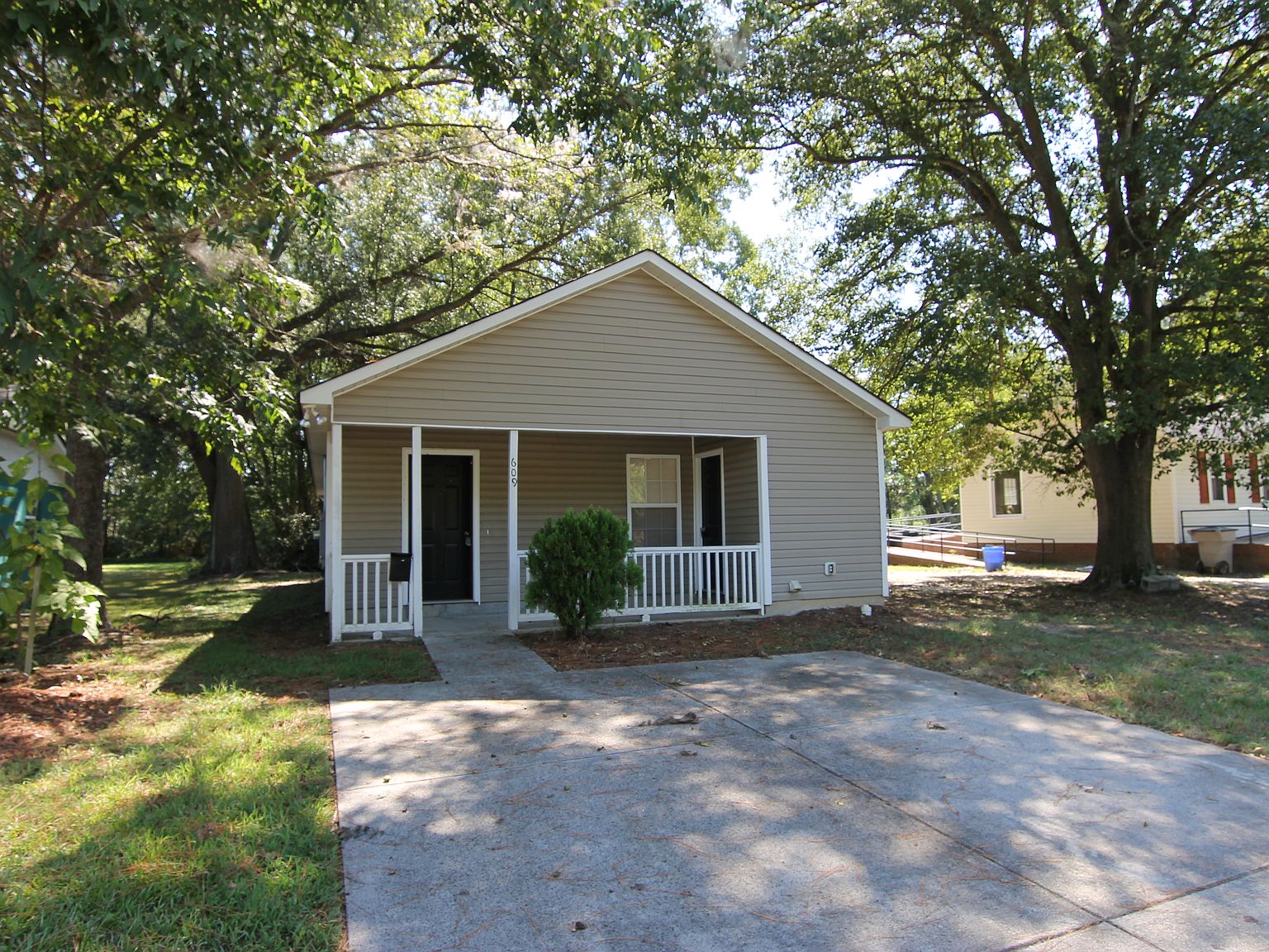 609 S b St, Selma, NC 27576 Zillow