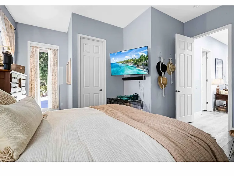 79720 Amalfi Dr — Photo 2