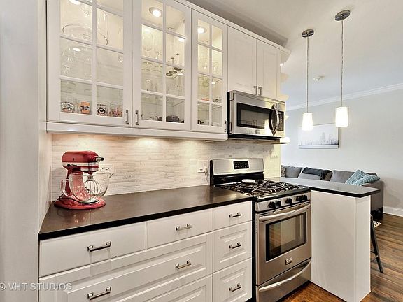 4th image of 1104 W Montana St #2