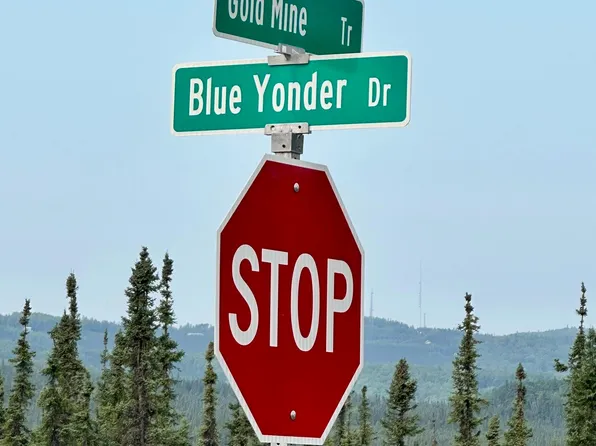 1 Blue Yonder Dr, Fairbanks, AK 99712