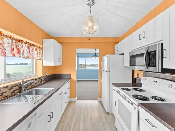 100 Cove Way Unit 601, Quincy, MA 02169