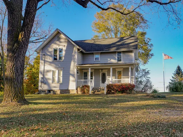 318 W Maple St, Byron, MI 48418