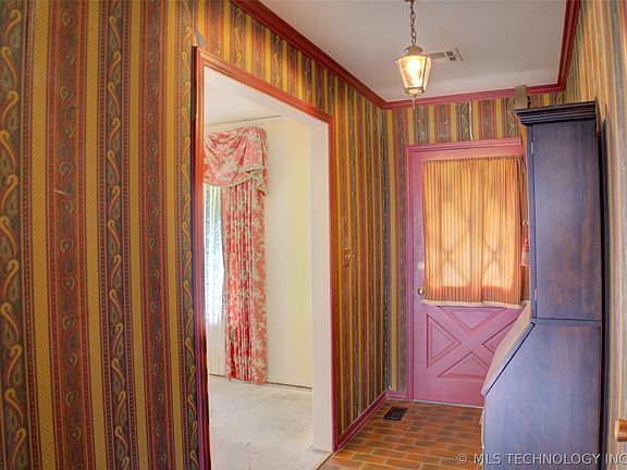 4th image of 4739 S Lakewood Ave