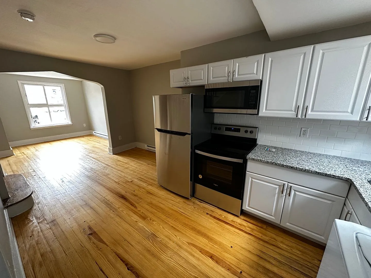 Charming & Renovated 2-Bedroom Home Near Girard & Fairmount Park! — Photo 1