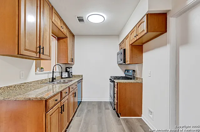 4303 Sunshadow St — Photo 5