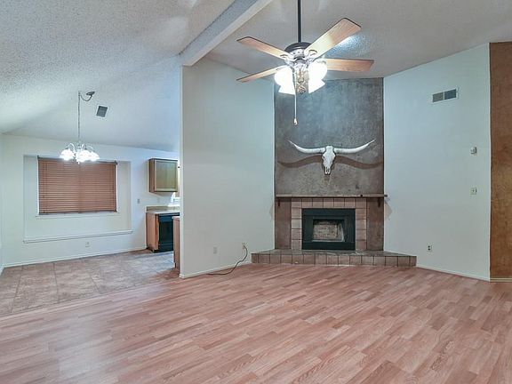 3rd image of 3005 Fairmeadows Ln