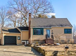 39 Richard Cir, Woburn, MA 01801