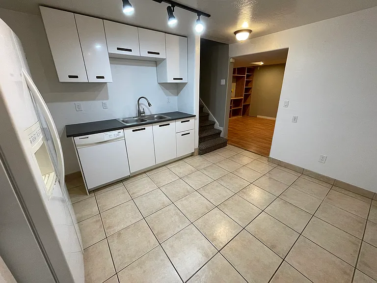 446 E Harvest Moon Dr — Photo 11