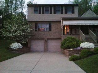 102 Rustic Ridge Dr, Pittsburgh, PA 15239