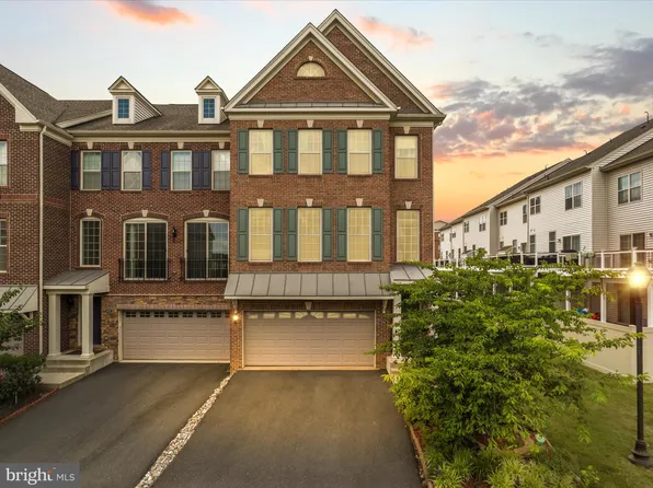 23746 Hopewell Manor Ter, Ashburn, VA 20148