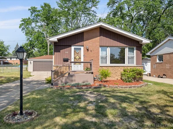 444 N Manchester Dr, Chicago Heights, IL 60411