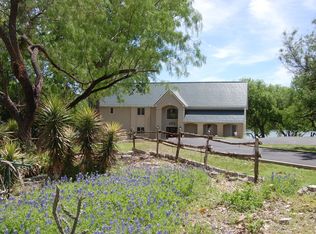 3216 River Oaks Dr, Kingsland, TX 78639