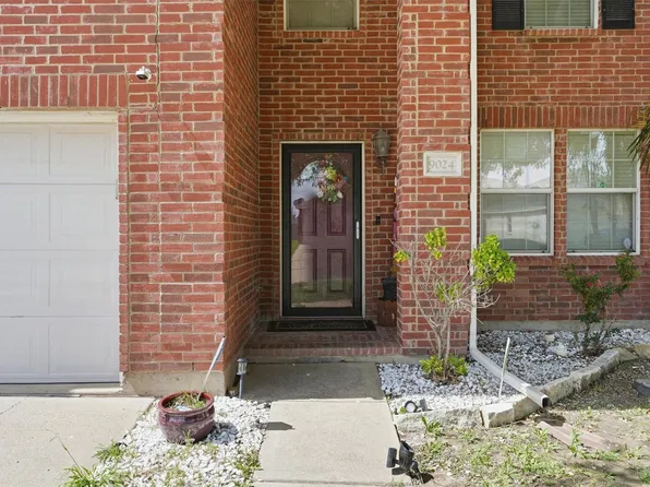 9024 Penny Ln, Fort Worth, TX 76123