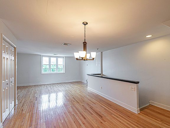 4th image of 1635 E Passyunk Ave Floor 2