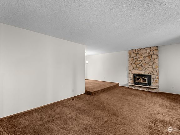 5th image of 20156 Marine View Drive SW