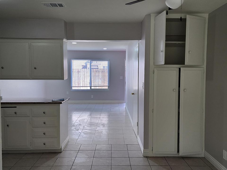 1st image of 4752 Canoga St APT 3