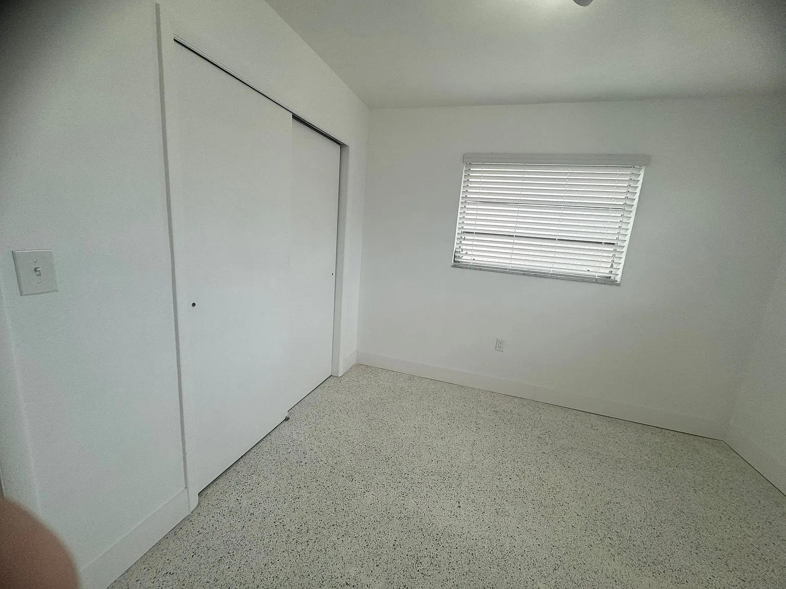 Las Brisas Apartments — Photo 2