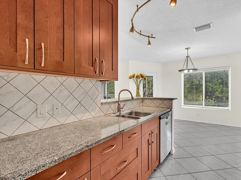 815 W Boynton Beach Blvd #16-205 — Photo 22