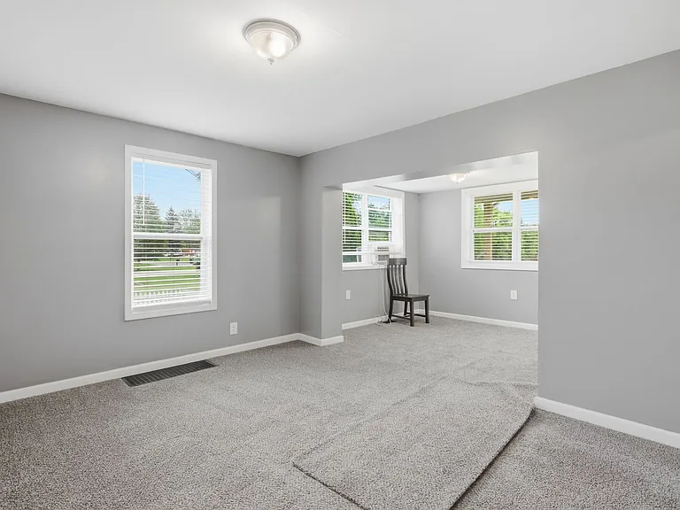 23060 Bernard St — Photo 10