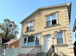 2528 Clarke St, River Grove, IL 60171