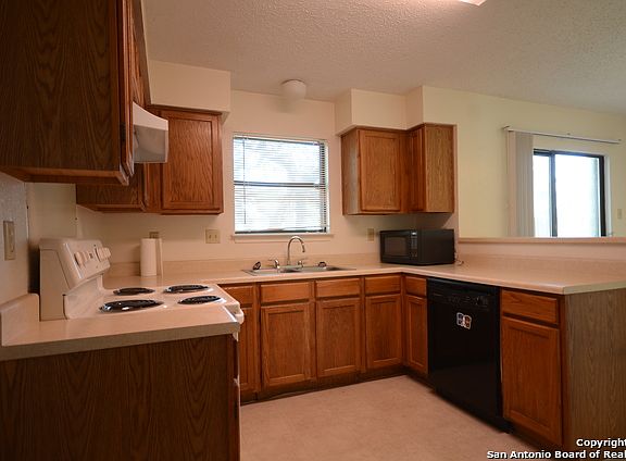 5th image of 8807 Chilliwack Dr