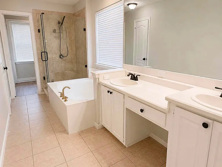 805 Sierra Ln — Photo 5