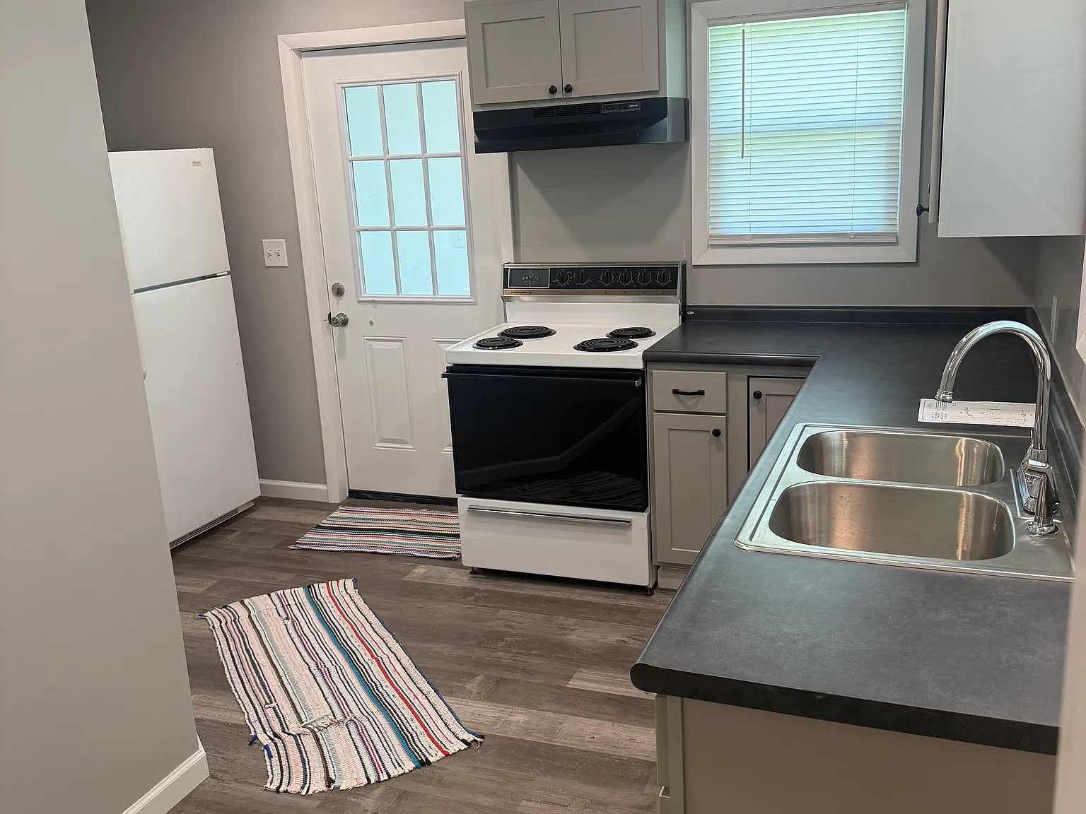 2 bed, 1.5 bath, $1,250 — Photo 2