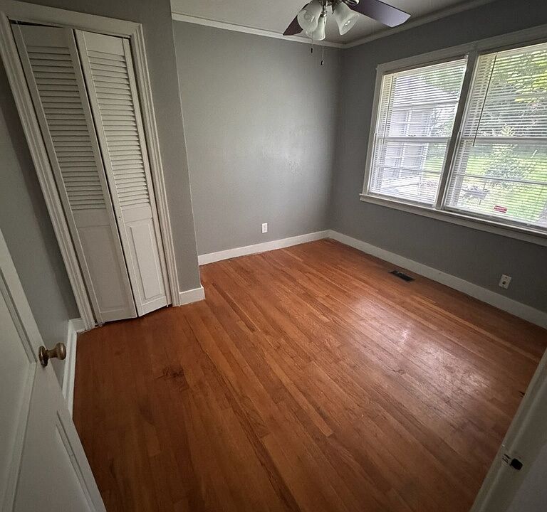 2nd image of 3908 Stannus St