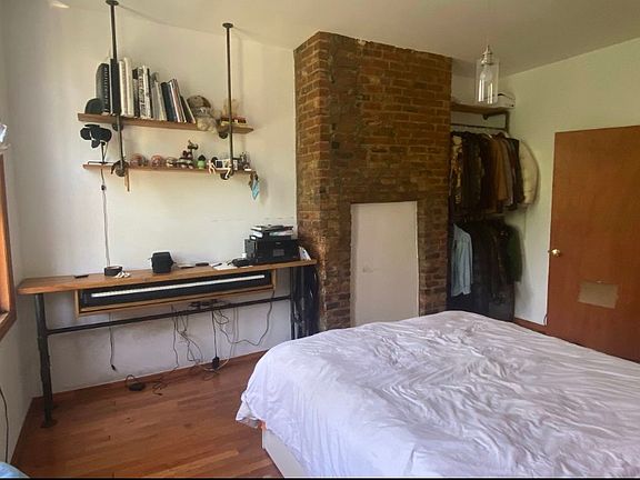 4th image of 172 Jefferson St APT 2R