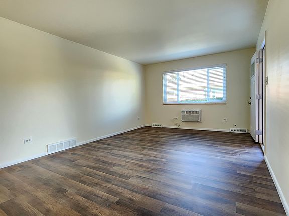 2nd image of 4481 E Jewell Ave
