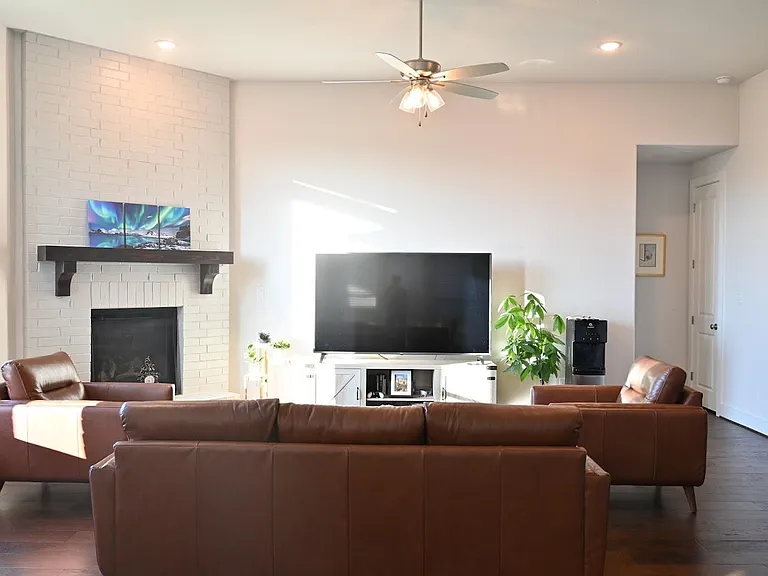 1937 Sir Nathaniel Ln — Photo 4