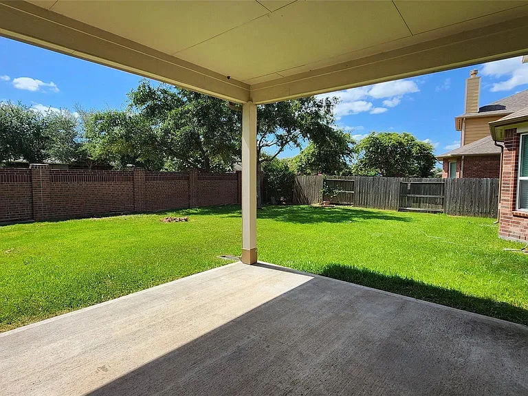 2318 Nashmor Dr — Photo 30