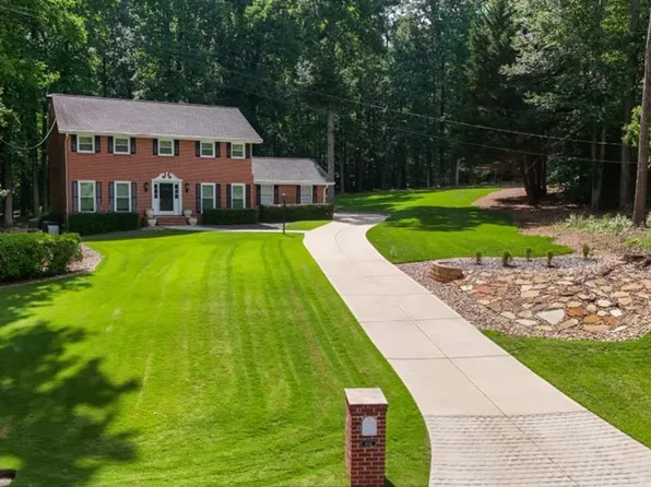 6041 Antebellum Dr, Stone Mountain, GA 30087