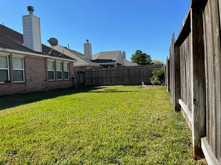 9506 Carsonmont Ln — Photo 38