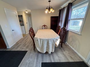(Undisclosed Address), Libertyville, IL 60048