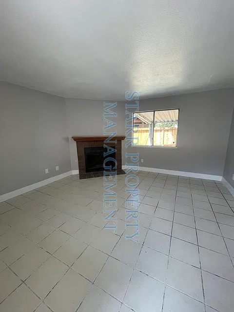 2819 Village Green Ct