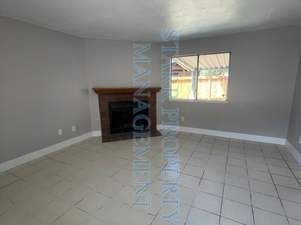 2819 Village Green Ct