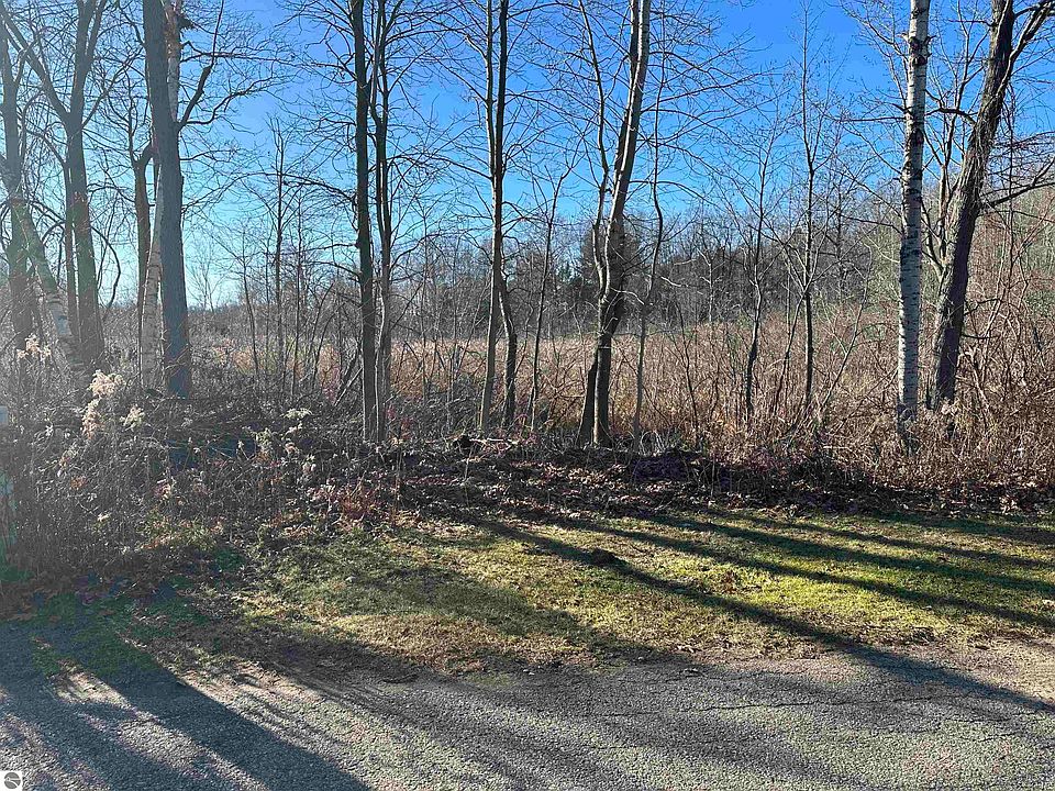 1st image of N Crooked Lake Dr
