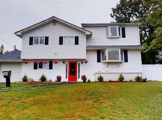 9 Gaymore Rd, Port Jefferson Station, NY 11776