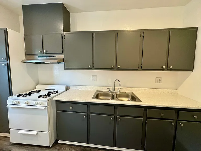 823 N. Gower — Photo 10